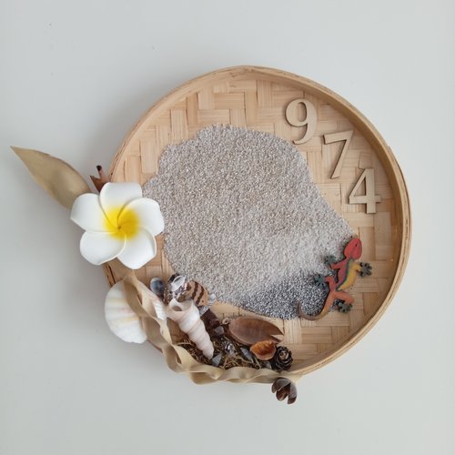 Décoration murale : plateau bambou avec carte ile de la réunion en sable