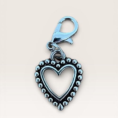 Breloque prête à accrocher cœur en métal argenté – bijoux et marque-page