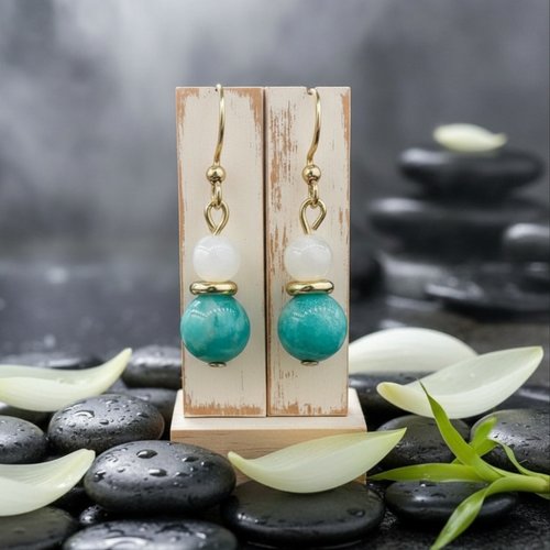 Amazonite. pierre de lune. pierres naturelles. boucles d'oreilles faites à la main.
