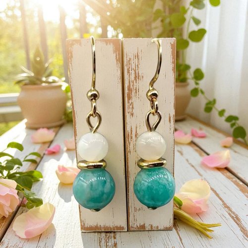 Amazonite. pierre de lune. pierres naturelles. boucles d'oreilles faites à la main.
