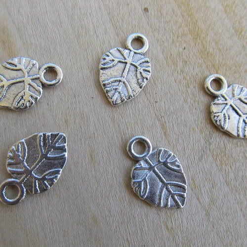 *lot de 10 breloques feuille de 18 x 11.5 mm en métal couleur argent vieilli.