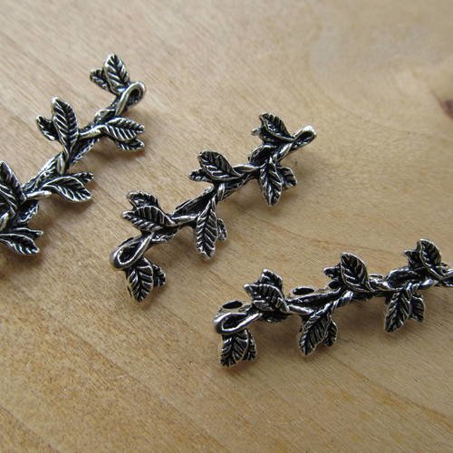 Lot de 4 séparateurs de fil de 30 x 11 mm, 7 trous, en métal de couleur argent vieilli.
