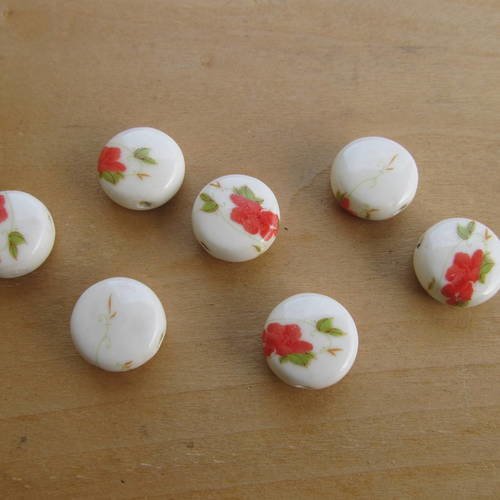 Lot de 5 perles rondes de style japonais, de 16 mm de diamètre en porcelaine, motif floral : rouge/blanc. 