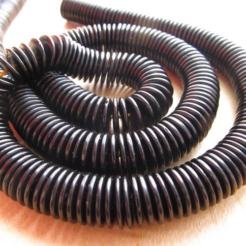 Lot de 25 perles disque de 12 mm de diamètre en bois de noix de coco teinté: ébène. 
