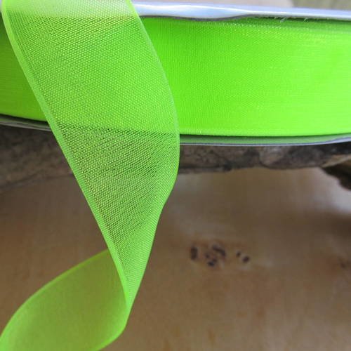 2 m de ruban en organza de 20 mm de largeur de couleur: couleur: vert luciole.
