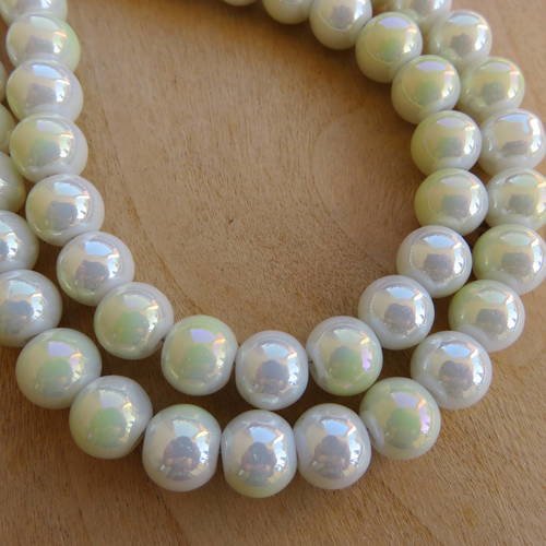 Lot de 20 perles de 8 mm, en verre imitation jade, plaquées ab couleur: ivoire/blanc nacré irisé. 