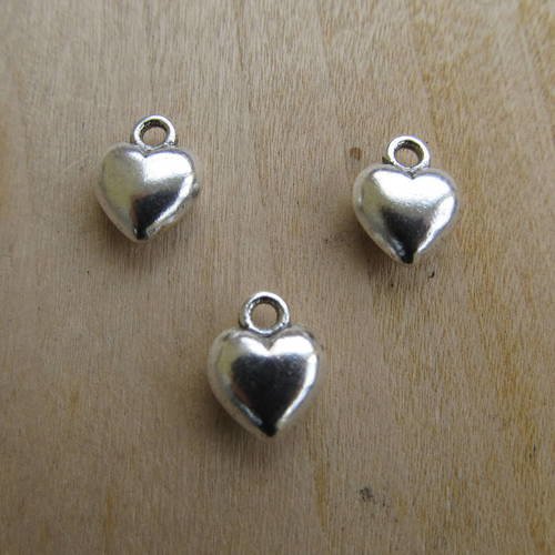 Lot de 4 breloques en forme de cœur, de 13 x 10 mm, en métal argent vieilli. 