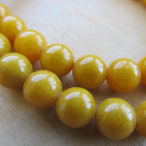 *lot de 10 perles de 10 mm de diamètre en jade véritable  teinté: jaune citron.
