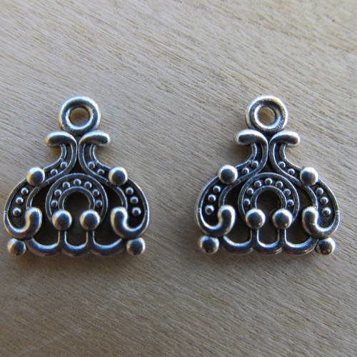 Lot de 4 connecteurs en filigranes, multirangs de 14.5 mm,  en métal de couleur argent vieilli. 