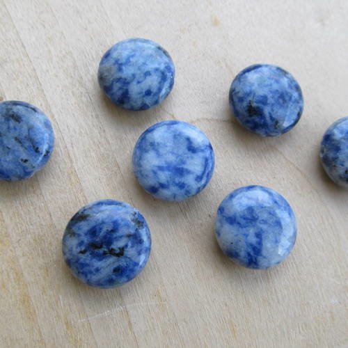 Perle en forme de lentille de 15 x 7 mm en pierre naturelle blue spot. 