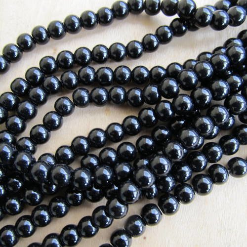 Fil de perles imitation jade de 6 mm en verre teinté dans la masse de couleur: noir.