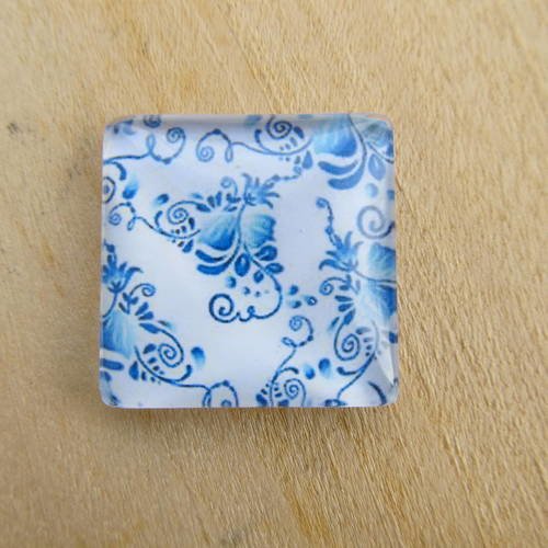 Cabochon en verre de forme carrée de 25 x 25 mm avec image de fond décor: floral.