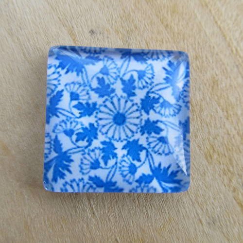Cabochon en verre de forme carrée de 25 x 25 mm avec image de fond décor: floral.