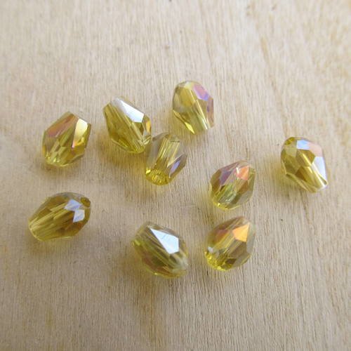 Lot de 10 perles gouttes de 7 x 5 mm en verre facetté plaqué ab de couleur: miel.