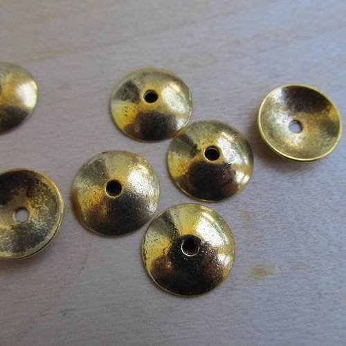 Lot de 10 coupelles de 13 mm en métal de couleur vieil or. 