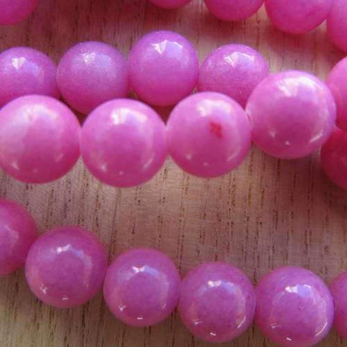 *perles en jade véritable de 8 mm teinté: rose magenta.