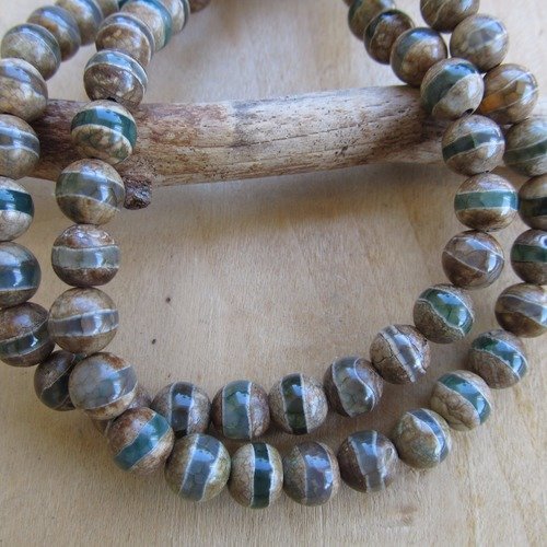 Lot de 10 agates tibétaine dzy en agate véritable.
