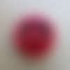 Lot de 2 perles symbole de paix de 20 mm de diamètre en howlite naturelle teintée: rouge cerise.