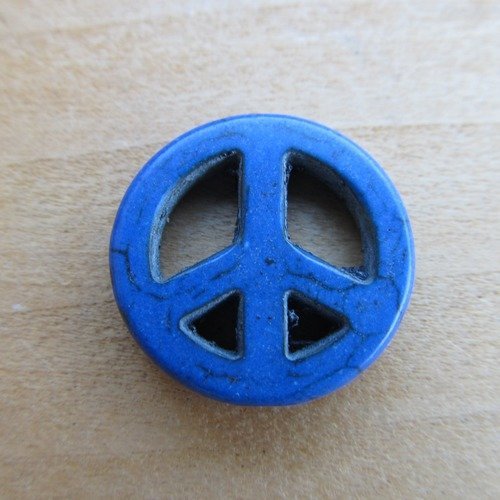 Lot de 2 perles symbole de paix de 20 mm de diamètre en howlite naturelle teintée: bleu de prusse.