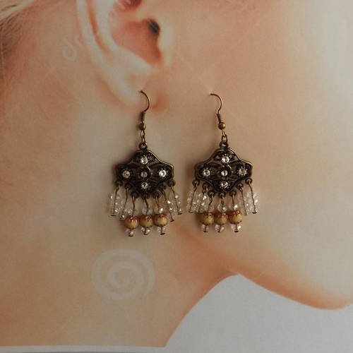 Boucles d oreilles antique perles et strass swarovski , perles antique beige 