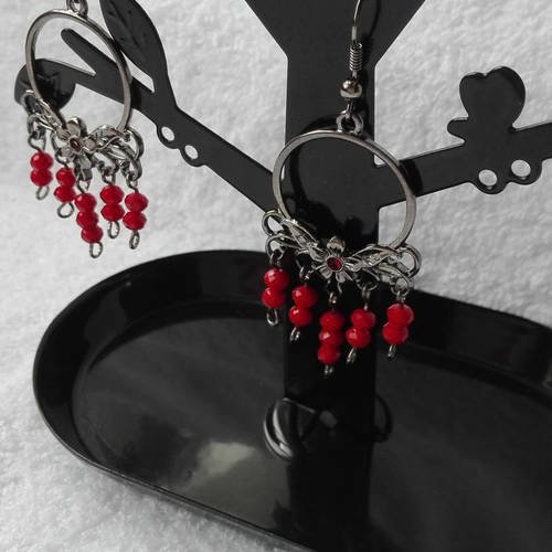 Boucles d'oreilles,perles cristal, connecteur cercle avec fleur ,apprets noir,gunmetal 