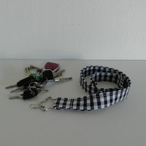 Porte-clés en tissu tour de cou , dragonne , porte-cartes 56 cm à personnalisé