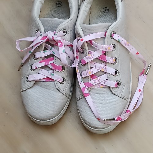Paire de lacets en tissu de coton imprimé rose