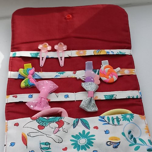 Pochette à barrettes et chouchous