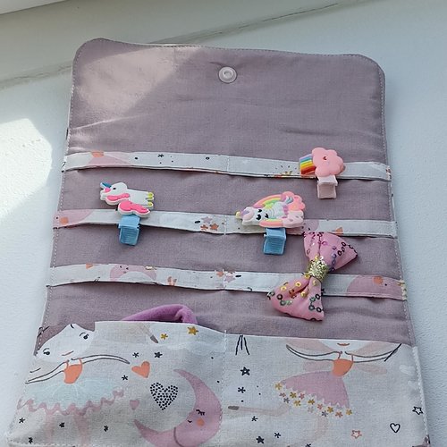 Pochette à barrettes et chouchous