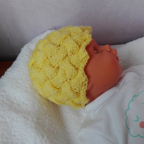 Bonnet bébé fait main , laine acrylique