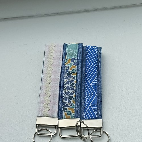 Porte clés bracelet en tissu/ dragonne poignet/ cadeau/bijoux de sac