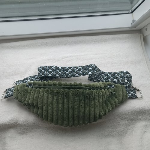 Sac banane en velours cosy toucher très doux