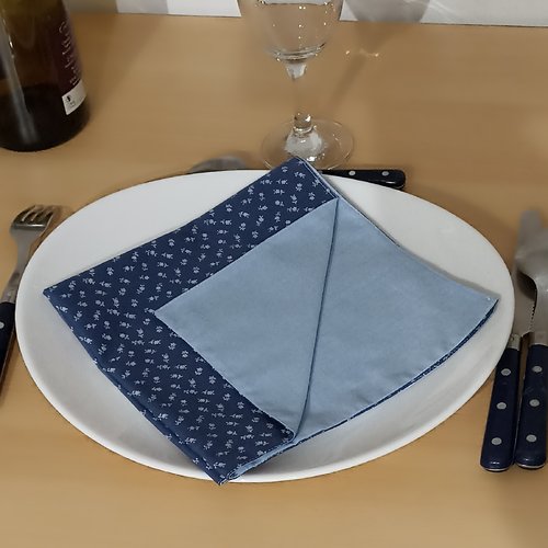 Lot de 4 serviettes de table en tissu en coton imprimé et doubler de coton uni