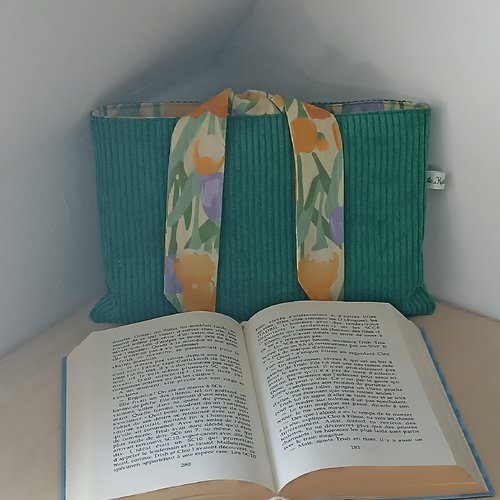 Pochette à livre en velours côtelé, format broché ,idée cadeau femme