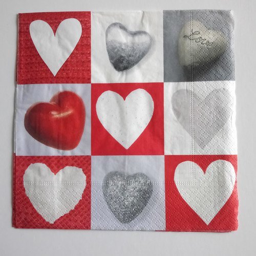 Serviettes en papier thème "coeurs"
