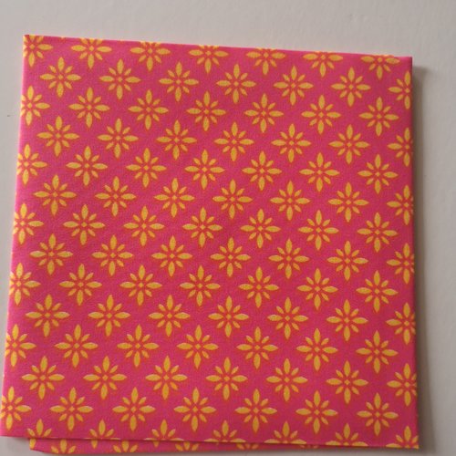 Coupon tissu 50 /50 cm motifs graphiques