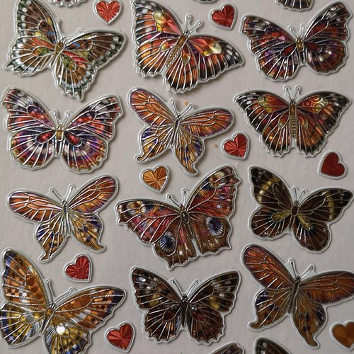 Planche de 30 stickers "papillons et cœurs"