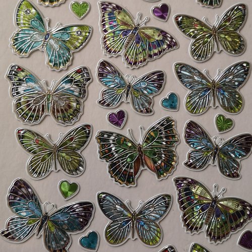 Planche de 30  stickers papillons et cœurs