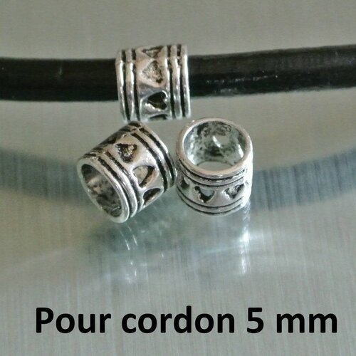 20 perles intercalaires tubes décor petits coeurs ajourés en métal argenté, 7 x 7 mm, trou : 5,3 mm