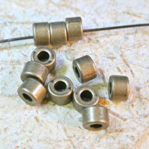 30 perles intercalaires tubes, 6 x 3 mm, métal couleur bronze, trou 2,8 mm