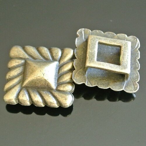 1 perle passante métal bronze 25 x 25 mm pour cordon plat, forme carrée pointe de diamant encadrée de stries obliques