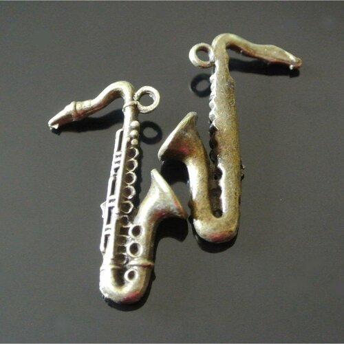 2 jolies breloques bronze saxophone, 36 x 24 x 8 mm, instrument de musique en métal couleur bronze, trou d'accroche 2 mm environ