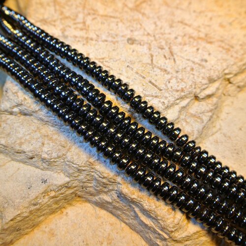 40 très petites perles forme soucoupe en hématite gun métal (gris brillant), 4 x 2 mm, trou 1 mm environ