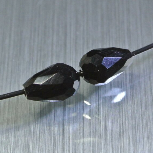 5 perles à facettes en verre noir en forme de goutte, 11 x 8 mm, trou longitudinal : 1 mm environ 
