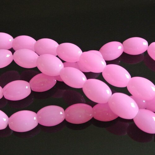 10 perles ovales ou forme olive en verre opaque teinté rose, 14 x 10 mm, trou 1,7 mm
