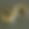 2 bagues réglables couleur laiton (doré mat tirant sur le bronze) non fermée, effet deux anneaux, motifs