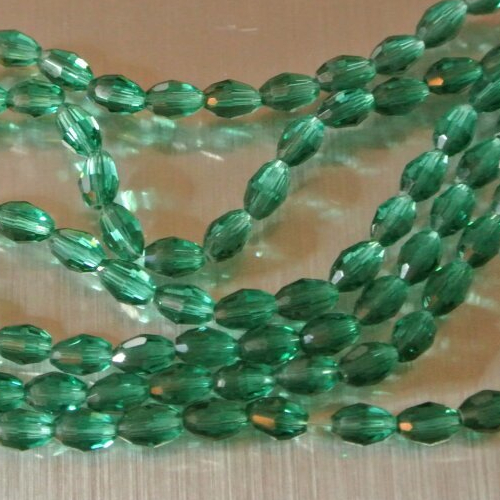 20 petites perles ovales, 6 x 4 mm, ou olives en verre à facettes vert malachite intense 