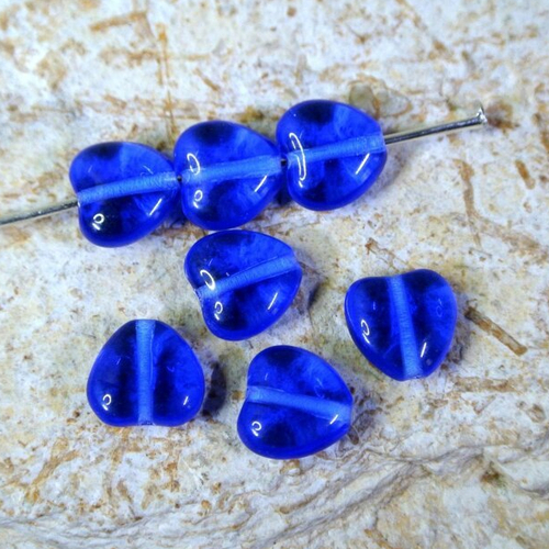 20 perles en verre de bohême forme de coeur, bleues translucides, 8 x 3 mm, trou 1 mm