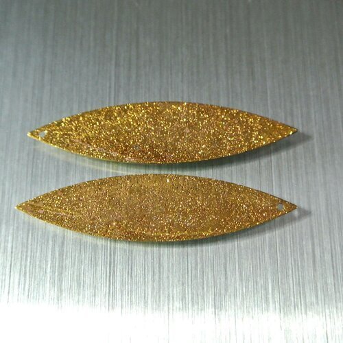 2 breloques métal doré givré feuille ou navette, 50 x 12 mm