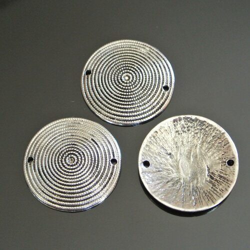 Lot de deux connecteurs ronds 31 mm 2 trous, forme bouclier bombé ciselé en cercles, métal couleur argent 